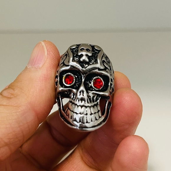 Brand New Unisex Size 2-2.5 Goethe Style Ring Stainless Steel Red-Eye Skull - Picture 7 of 10